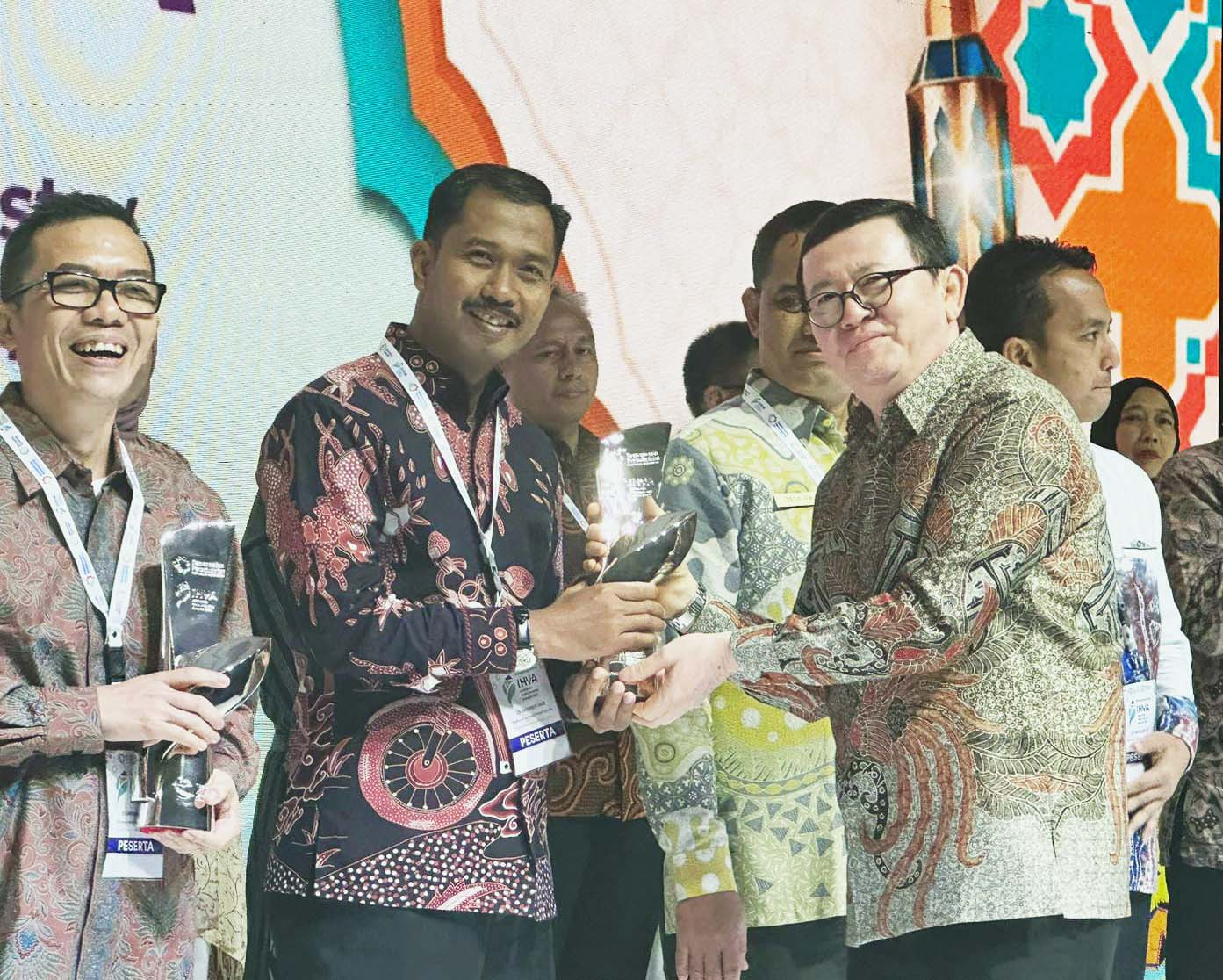 Pemprov Kepri Raih Penghargaan Indonesia Halal Industri Award 2023