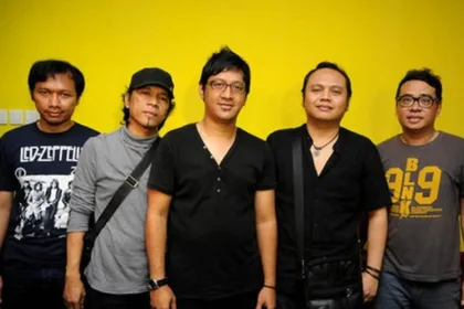 G F O Foto Jadul Andre Taulany Waktu Masih Di Stinky Ini Bikin Kangen P 20160120 032 Rita