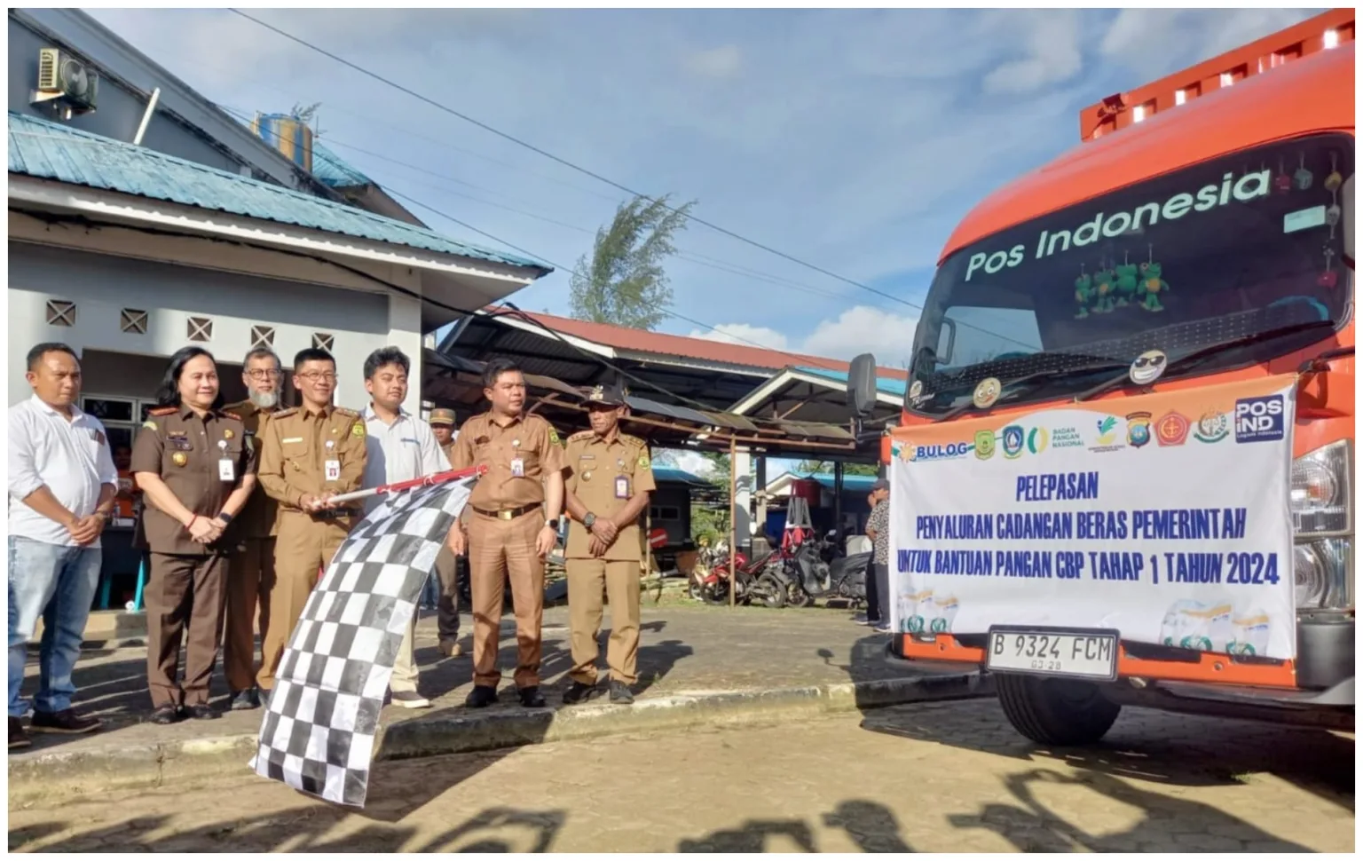 Pemko Tanjungpinang Salurkan Bantuan Beras