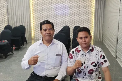 Kanan Ketua Netfid Pamekasan, Kiri Anggota Banwaslu Daerah