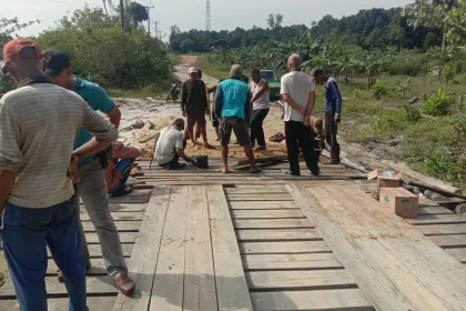 Goro Jembatan Di Singkep Selatan