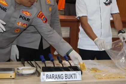 Polda Sulut Gagalkan Pengiriman 10 Kg Emas Diduga Hasil Peti 48 (1)