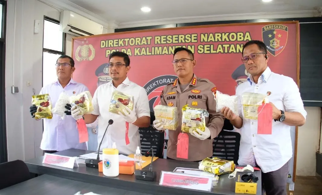 Polisi Gagalkan Peredaran 1951 Kg Sabu Dan 20680 Butir Obat Tanpa Merek 35