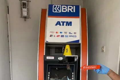 Mesin Atm Di Kantor Bupati Jayapura Nyaris Dibobol Ada 2 Pelaku 17