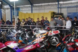 22 unit sepeda motor bekas, selundupan asal Thailand berhasil digagalkan tim gabungan Bea Cukai di Desa Cinta Raja, Kecamatan Bendahara, Kabupaten Aceh Tamiang | Foto: Bea Cukai