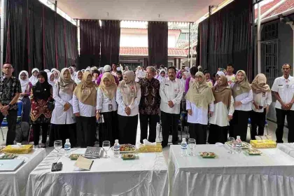 261125 Lomba Resensi Buku 11zon