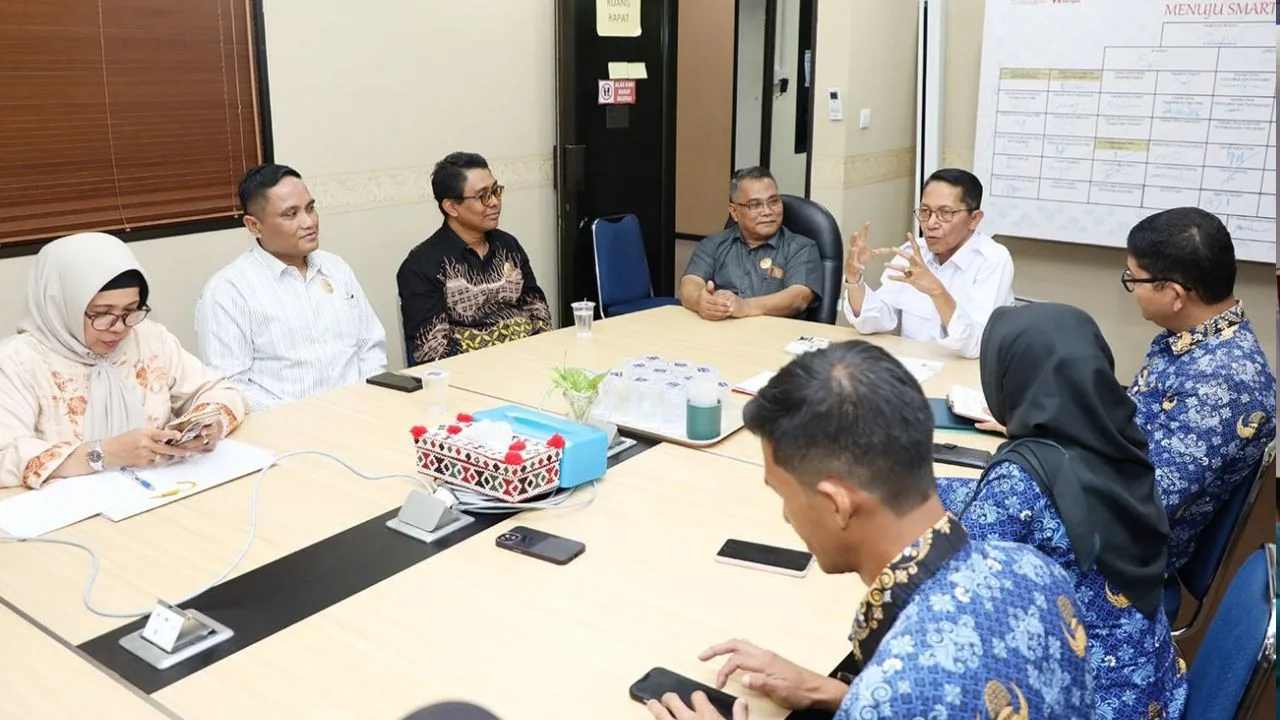 Amsakar Achmad Tegaskan Komitmen Batam dalam Keterbukaan Informasi Publik saat Monev Komisi Informasi Kepri 2025