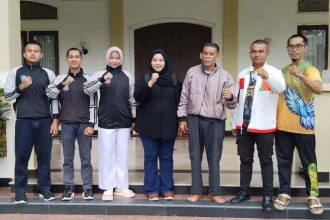 3 Atlet SMA Negeri 4 Karimun dan 1 Pelatih diberangkatkan untuk mengikuti Kejuaraan O2SN di Jakarta pada 16-21 November 2025 | Foto: Ami